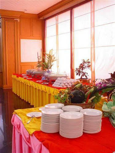 Pathumthani Place Hotel Bagian luar foto